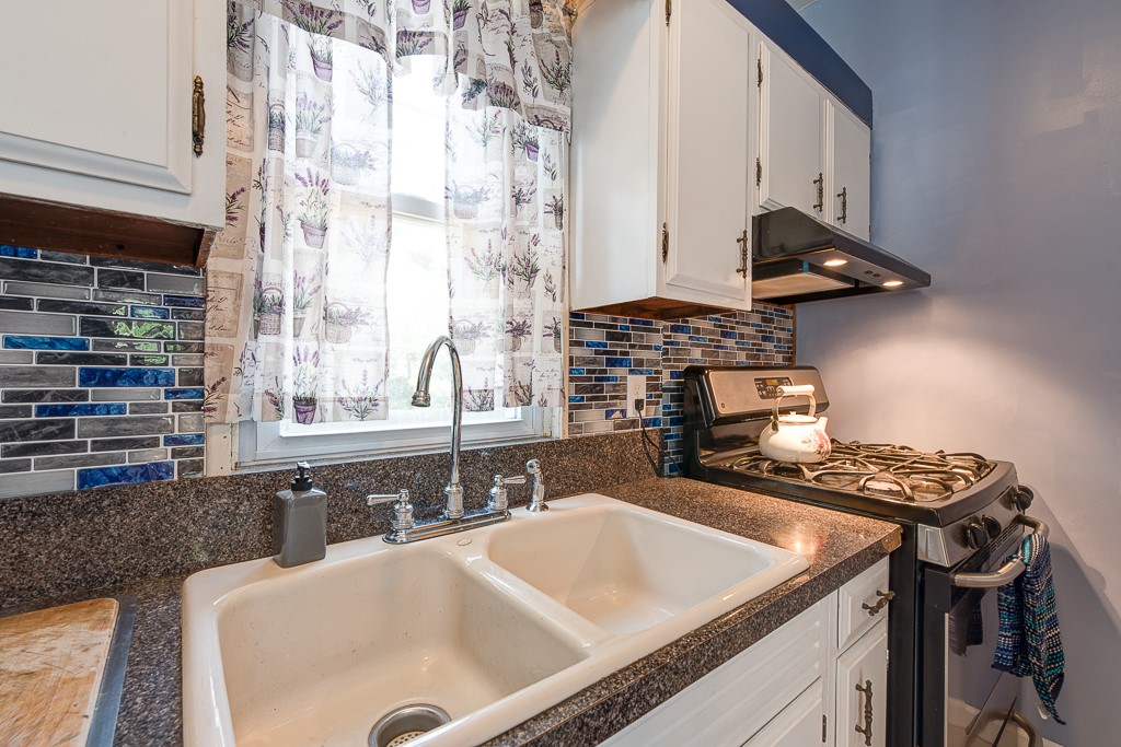 163 Harrison Avenue Warwick, RI 02888 - Photo 20 of 44