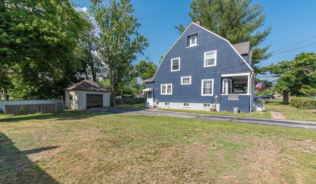 163 Harrison Avenue Warwick, RI 02888 - Photo 8 of 44