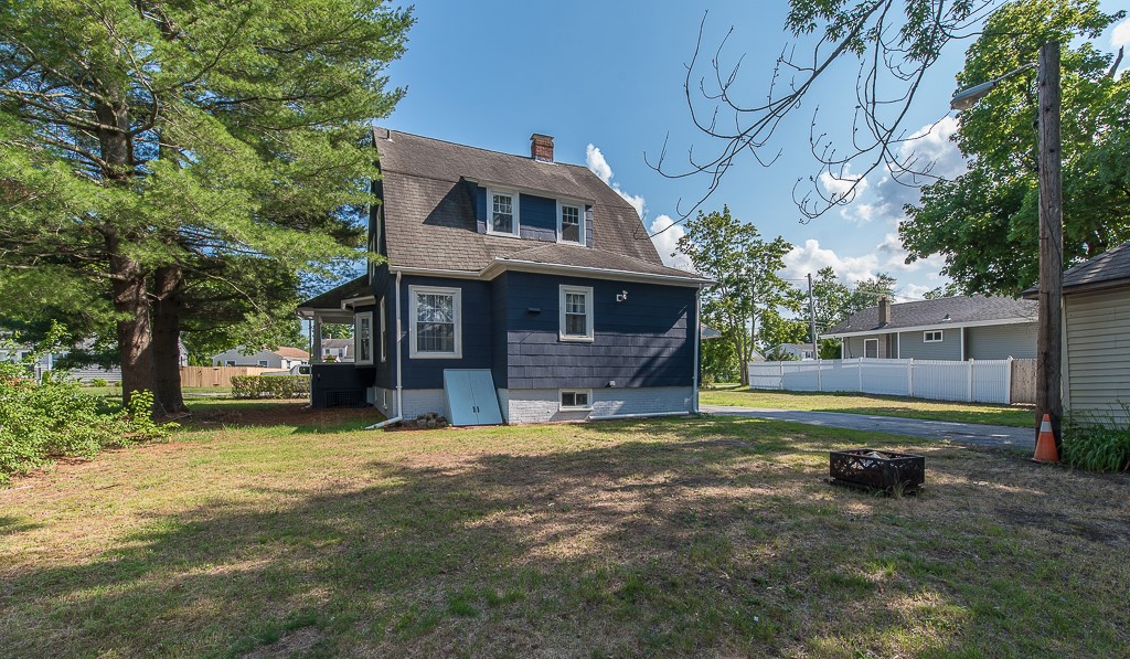 163 Harrison Avenue Warwick, RI 02888 - Photo 9 of 44