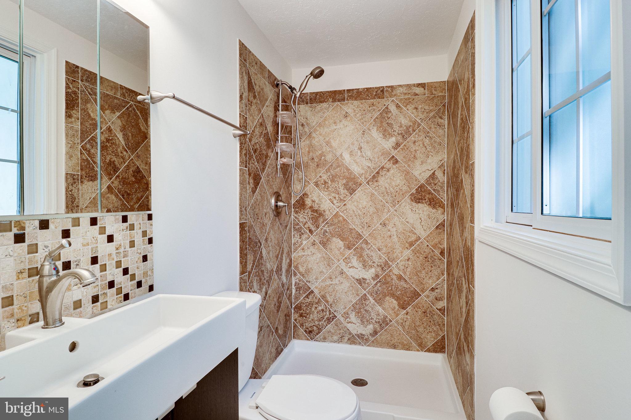 8071 Winding Way Court Springfield, VA 22153 - Photo 24 of 43 Updated Private Full Bath