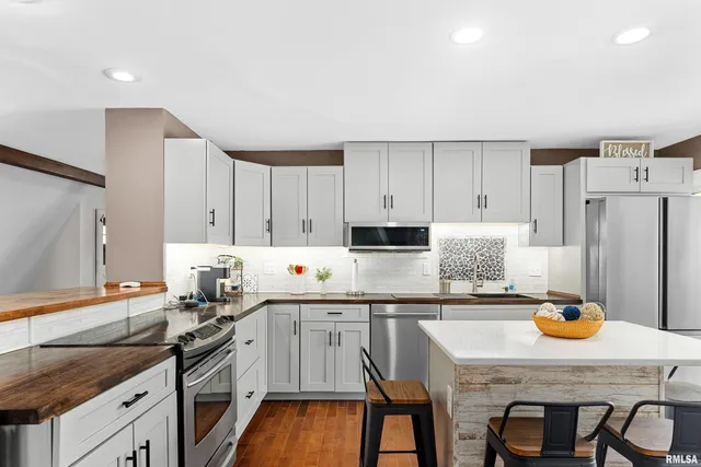 $315,000 | 380 McGrew Drive, Avon, IL 61415