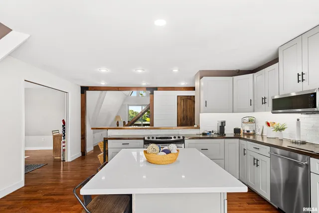 $315,000 | 380 McGrew Drive, Avon, IL 61415