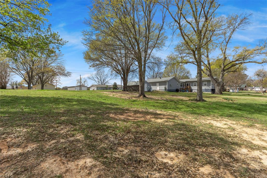 2109 Beavers Point Bonham, TX 75418 - Photo 11 of 31