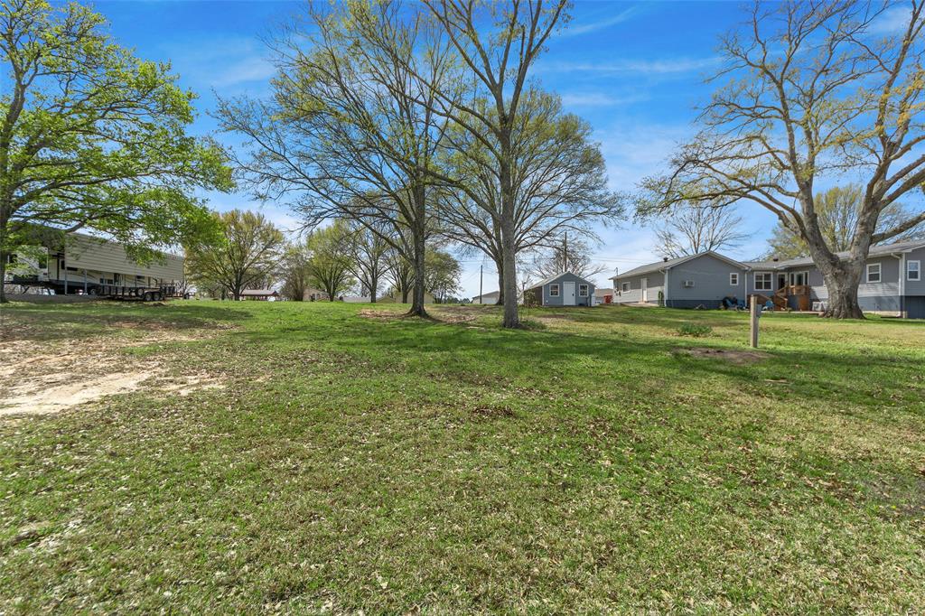 2109 Beavers Point Bonham, TX 75418 - Photo 13 of 31