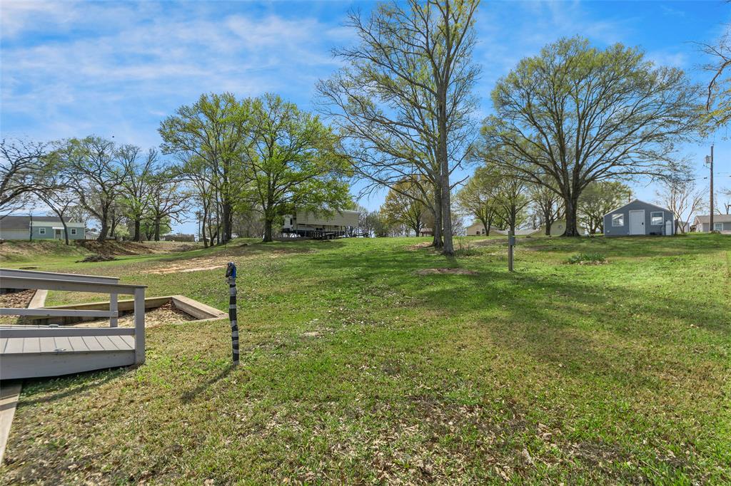 2109 Beavers Point Bonham, TX 75418 - Photo 14 of 31
