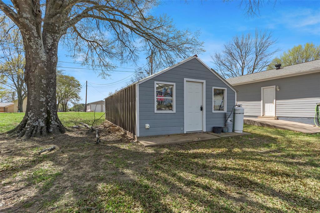 2109 Beavers Point Bonham, TX 75418 - Photo 23 of 31