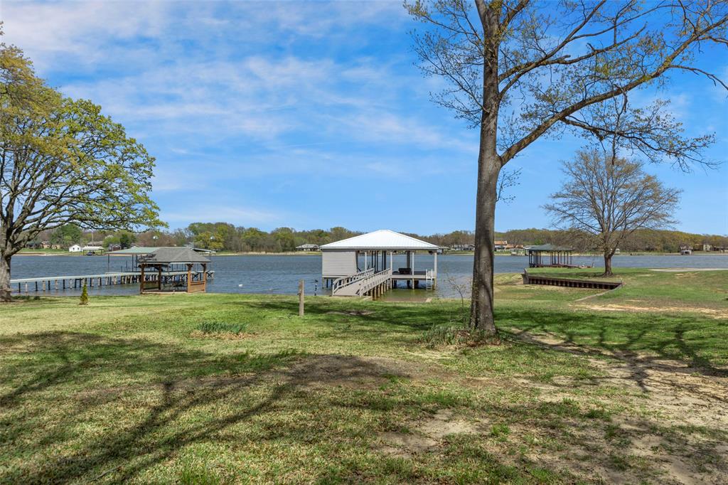 2109 Beavers Point Bonham, TX 75418 - Photo 8 of 31