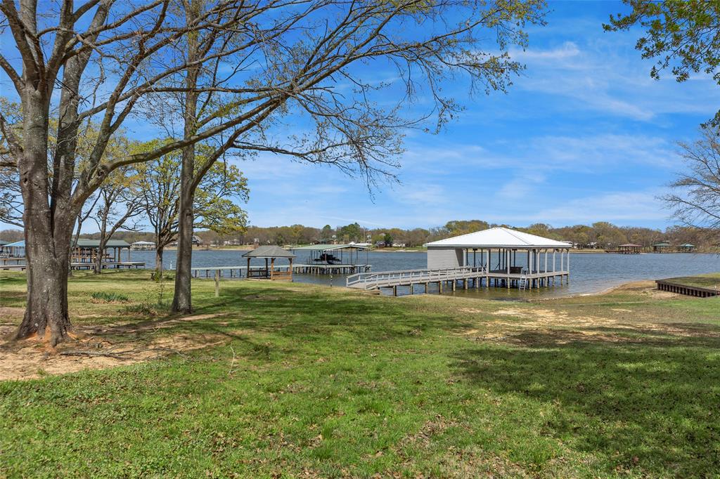 2109 Beavers Point Bonham, TX 75418 - Photo 9 of 31