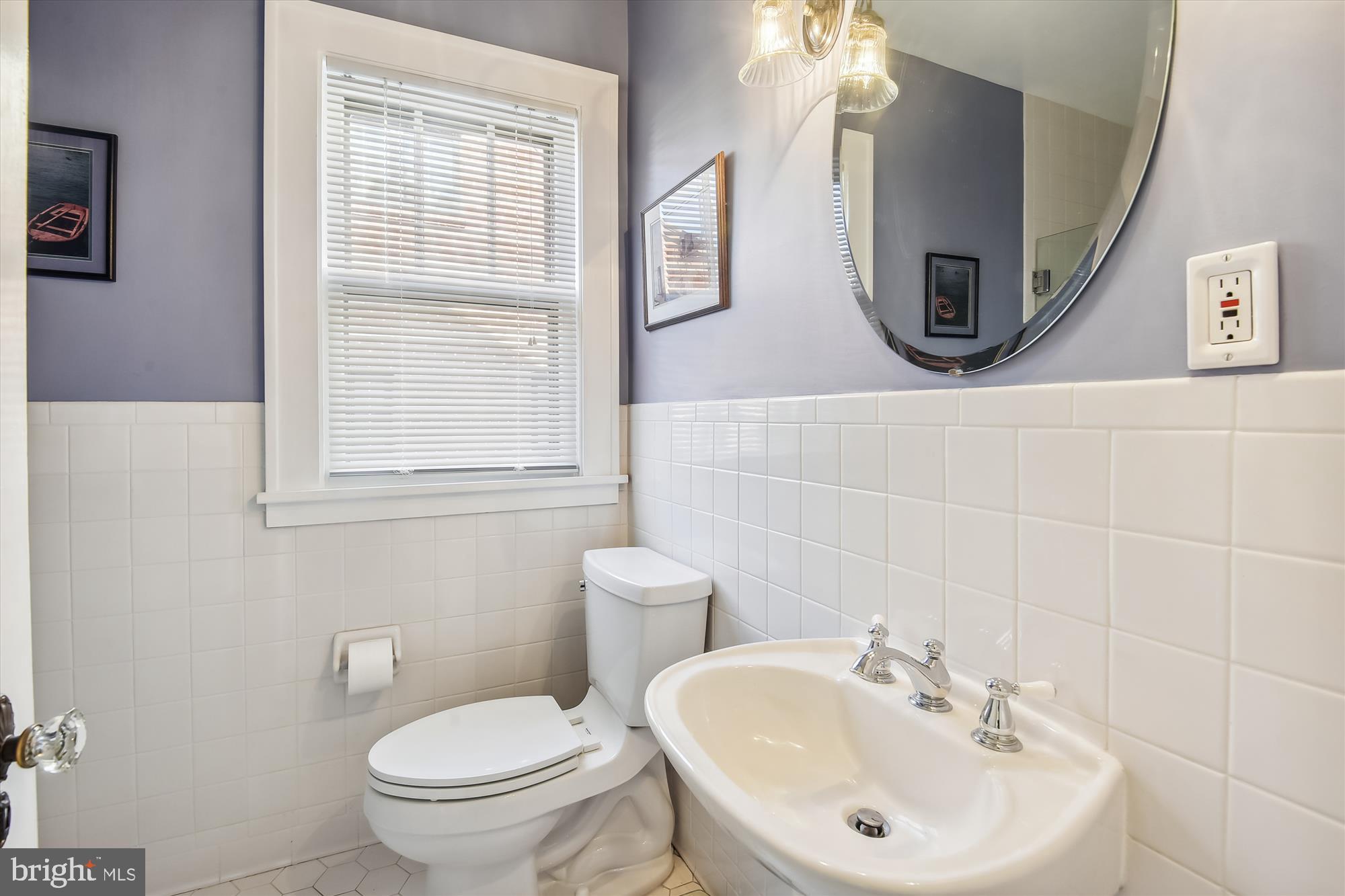 2403 Ridge Rd Drive Alexandria, VA 22302 - Photo 19 of 40 Main Level Full Bath