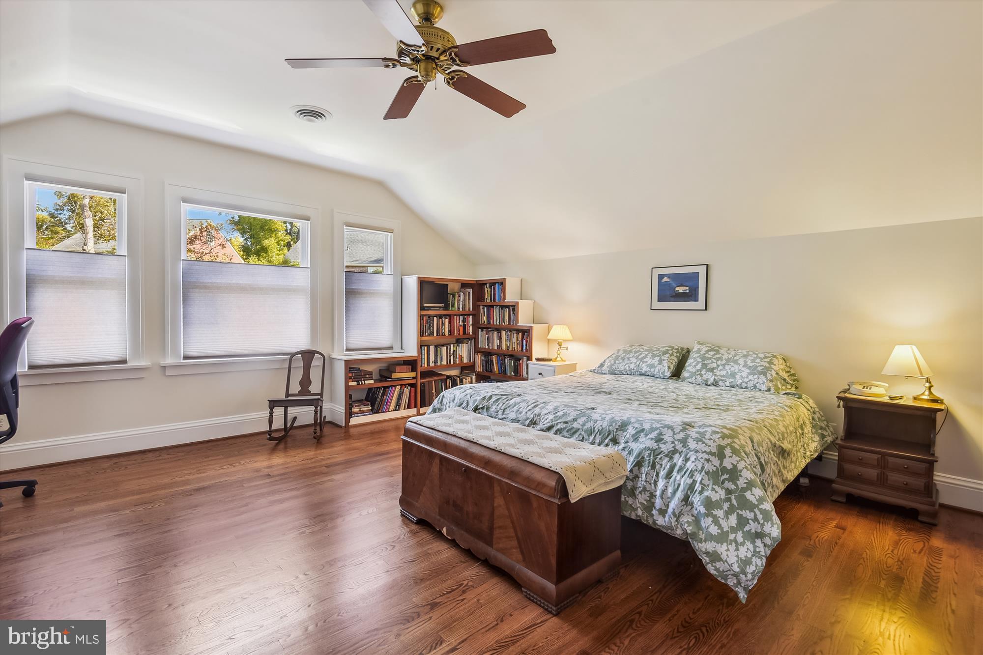 2403 Ridge Rd Drive Alexandria, VA 22302 - Photo 23 of 40 Upper Level Primary Bedroom