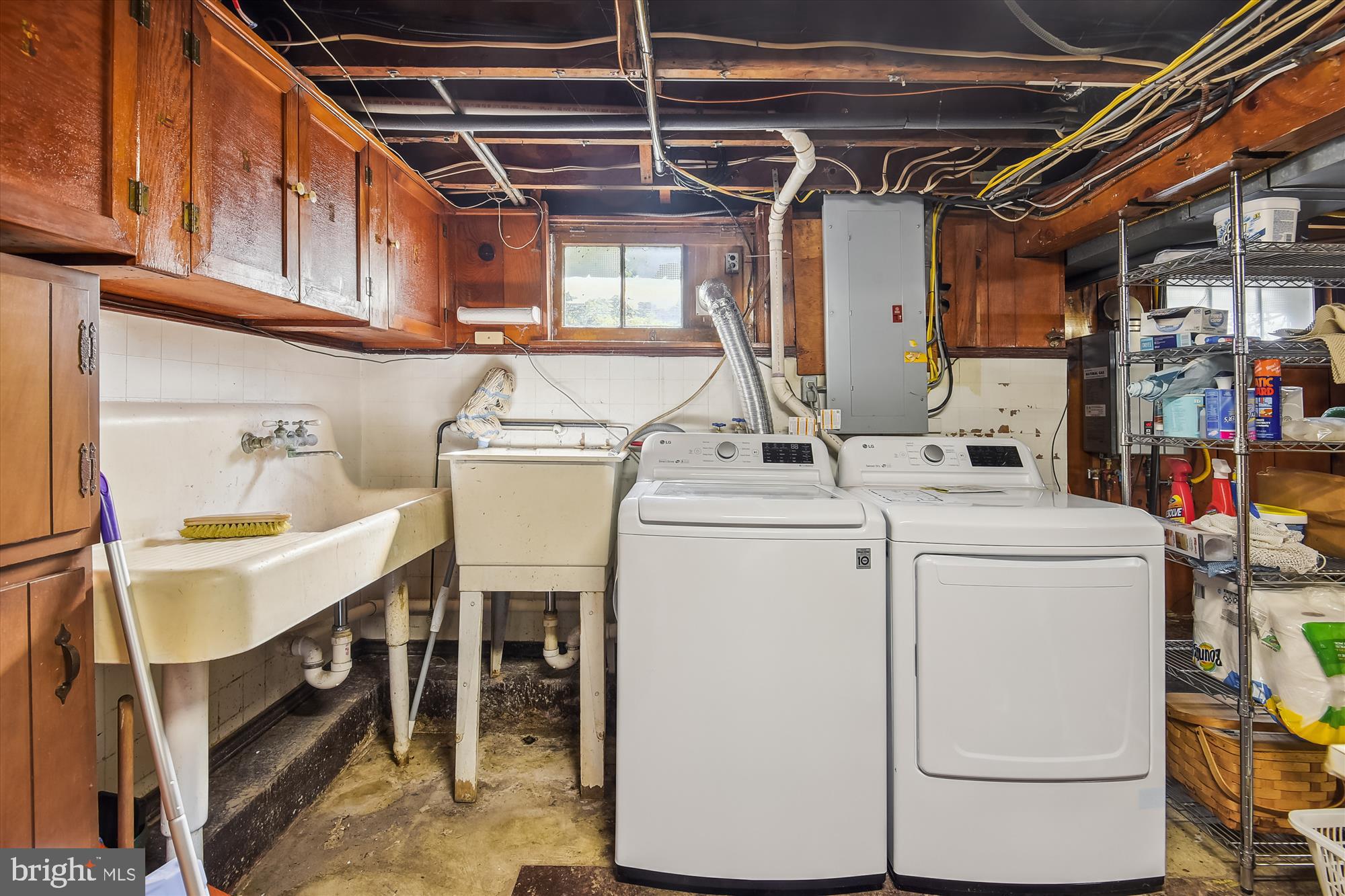 2403 Ridge Rd Drive Alexandria, VA 22302 - Photo 32 of 40 Basement Laundry Room