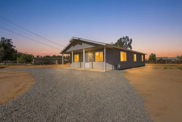 $379,900 | 8124 Road 132, Pixley, CA 93256