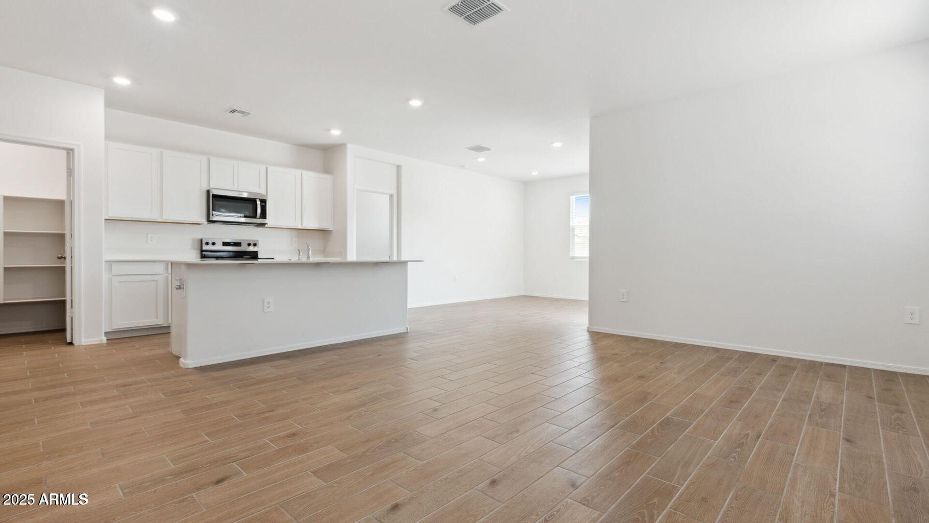 18402 West Hackamore Drive Wittmann, AZ 85361 - Photo 3 of 29 3713.1