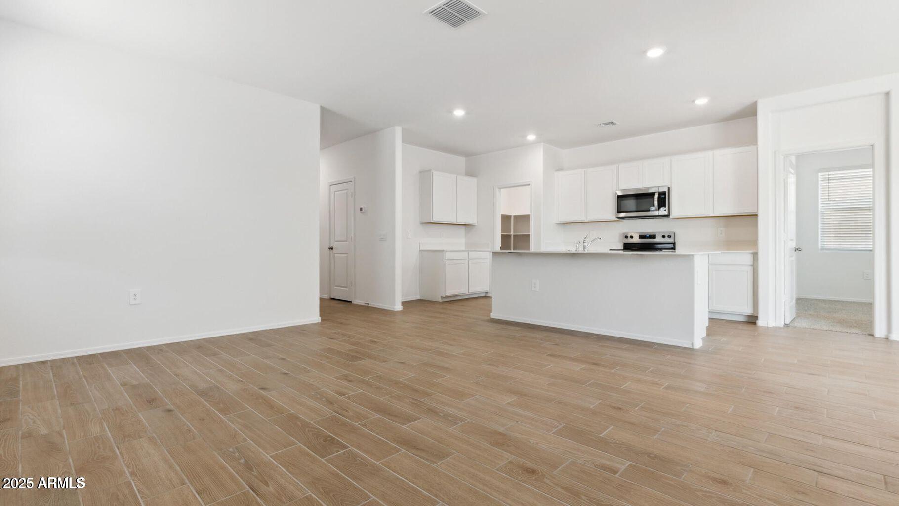 18402 West Hackamore Drive Wittmann, AZ 85361 - Photo 4 of 29 3713.2