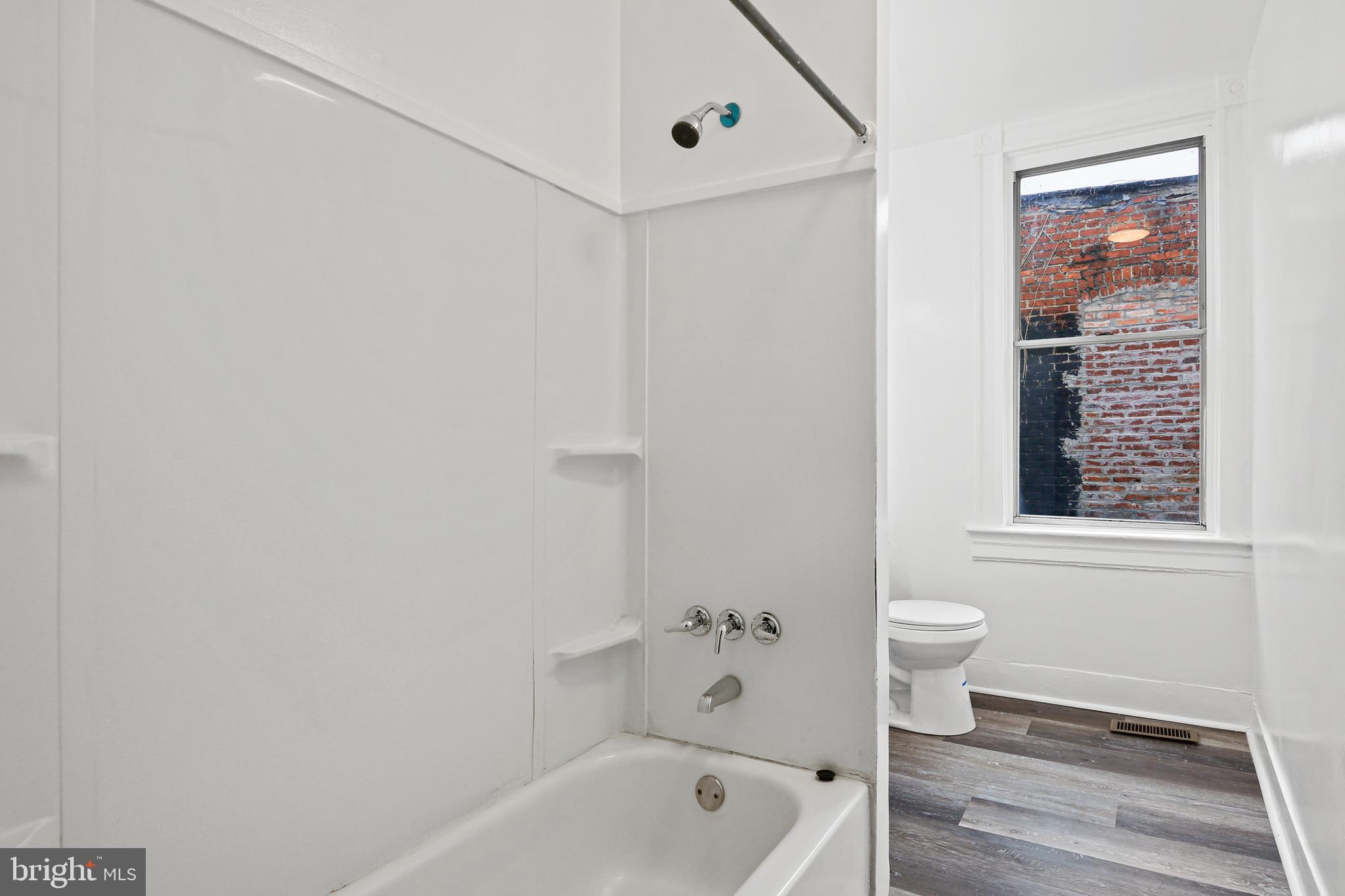 3908 Reisterstown Road Baltimore, MD 21215 - Photo 18 of 25 2nd full upstairs bathroom !