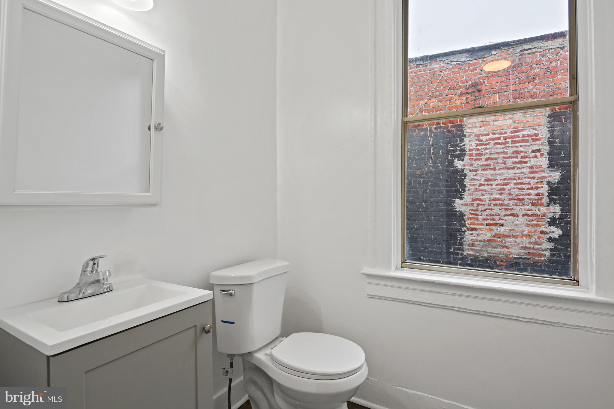 3908 Reisterstown Road Baltimore, MD 21215 - Photo 19 of 25 2nd full upstairs bathroom !