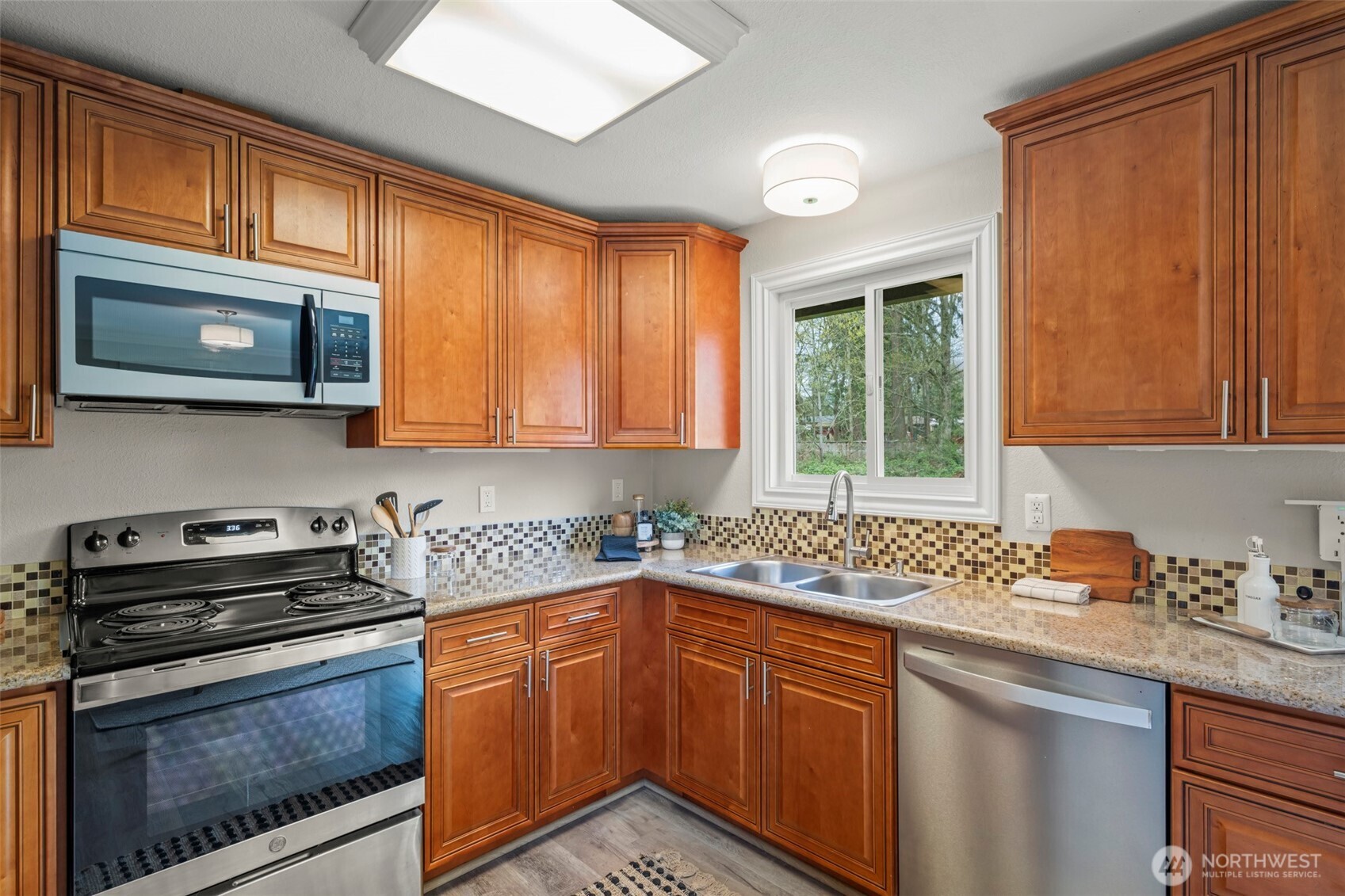 16642 184th Avenue Southeast Renton, WA 98058 - Photo 15 of 39