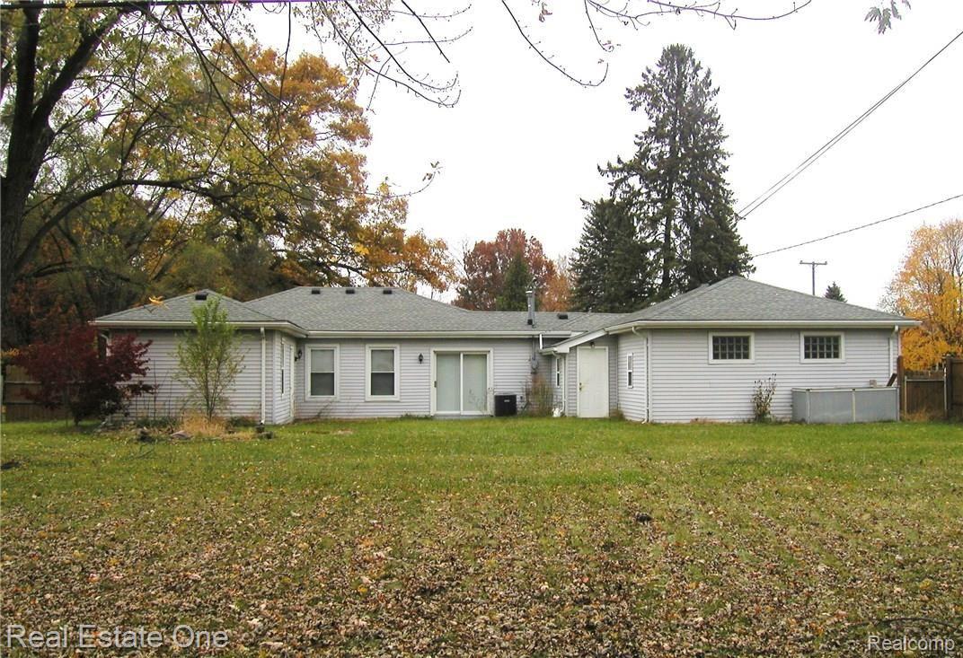 44811 Robson Road Belleville, MI 48111 - Photo 21 of 26 REAR OF HOME