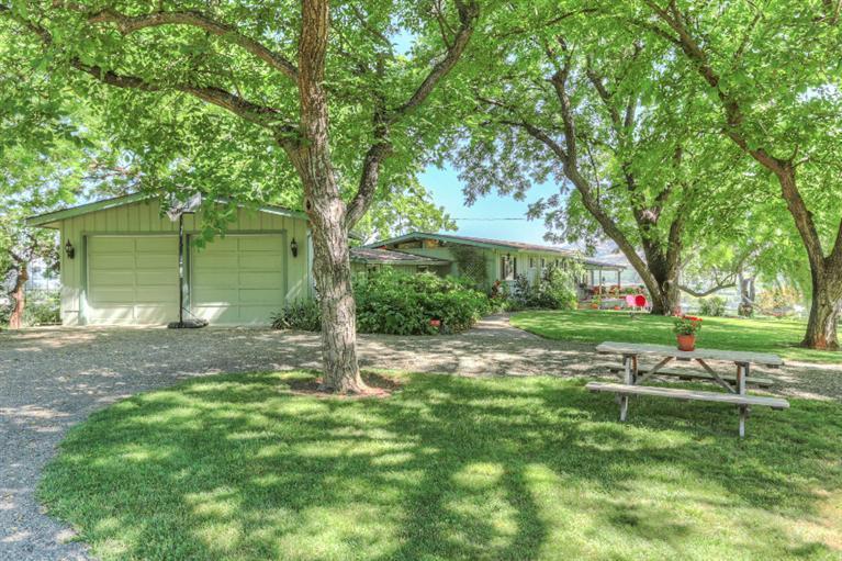 302 West Hilltop Road Talent, OR 97540 - Photo 21 of 32 Additional Photo