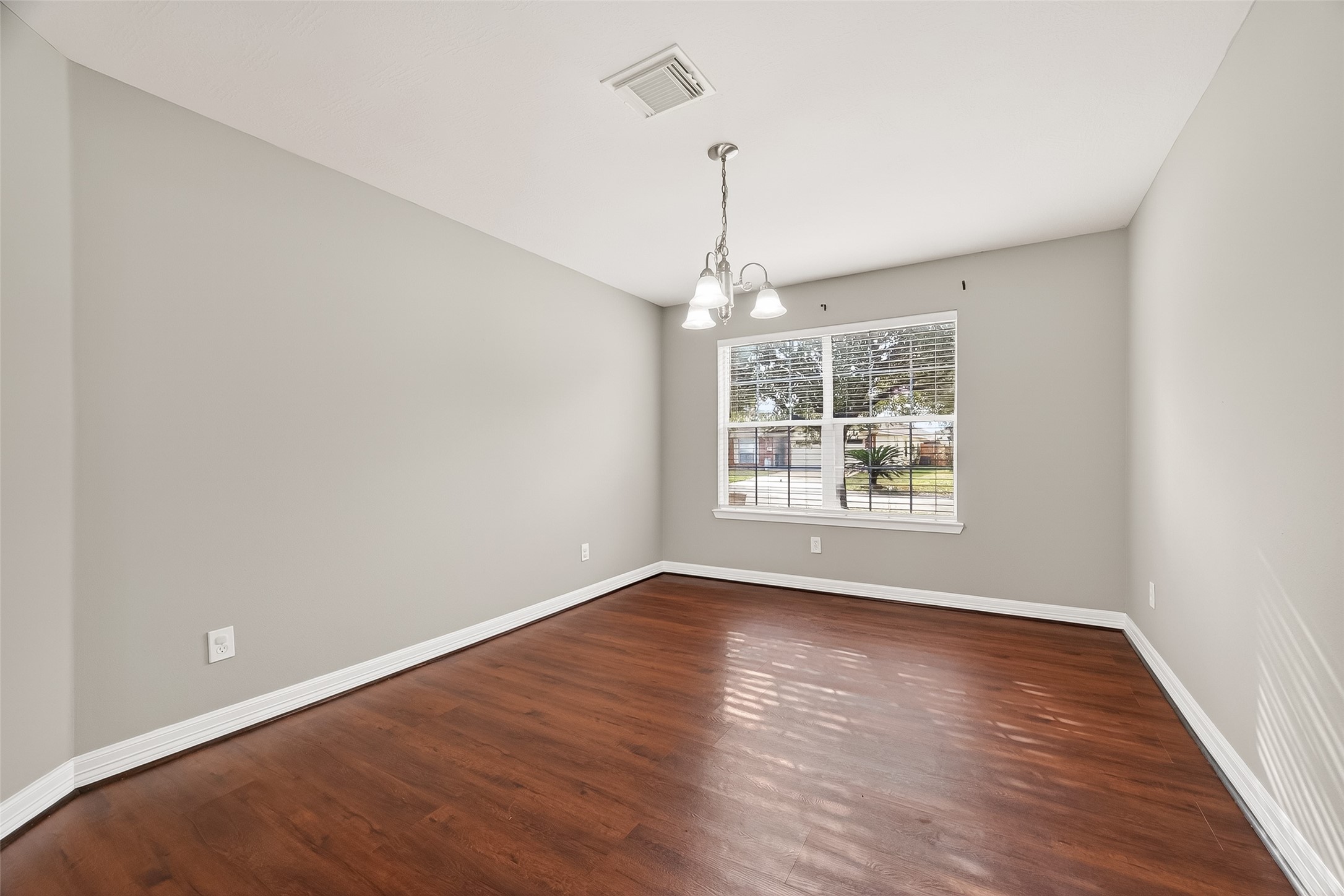 1411 Heathcote Lane Houston, TX 77073 - Photo 9 of 48