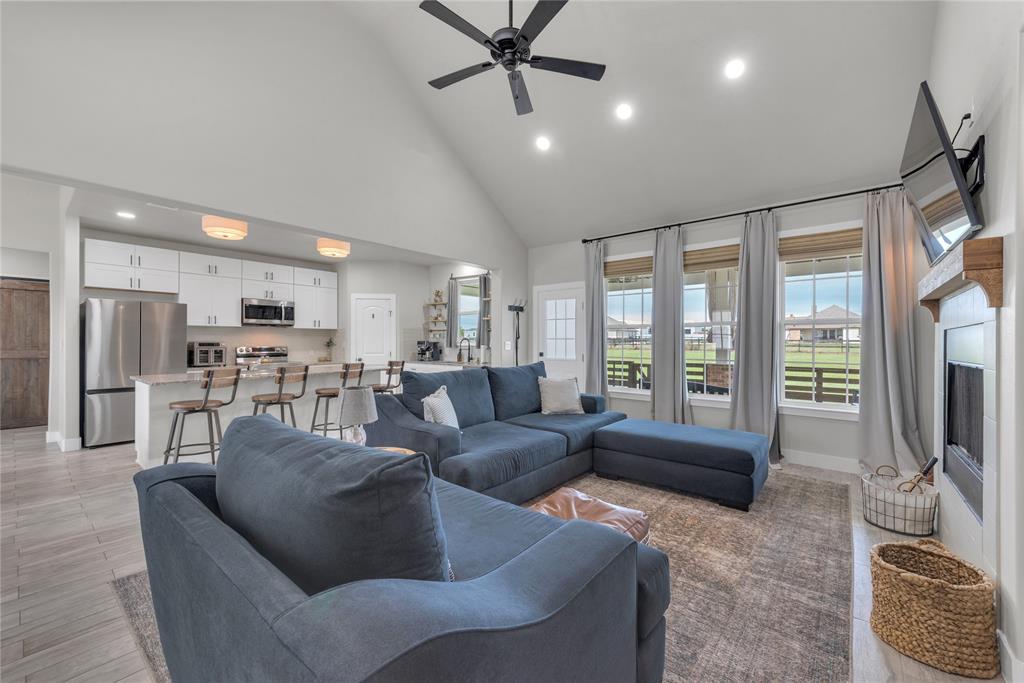 6017 Raspberry Lane Joshua, TX 76058 - Photo 8 of 35