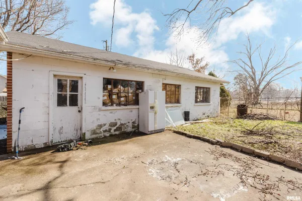 $160,000 | 300 South 21st Street, Herrin, IL 62948