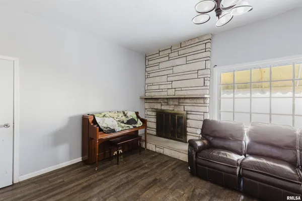 $160,000 | 300 South 21st Street, Herrin, IL 62948