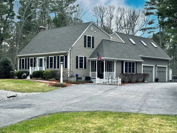 $800,000 | 627 School Street, Pembroke, MA 02359