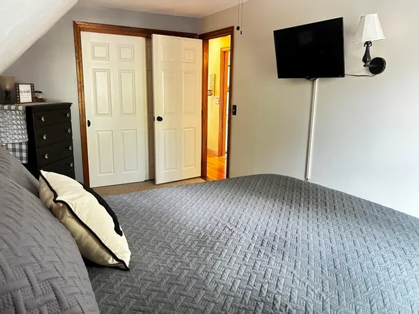 $800,000 | 627 School Street, Pembroke, MA 02359