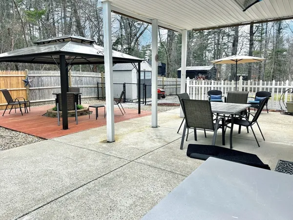 $800,000 | 627 School Street, Pembroke, MA 02359