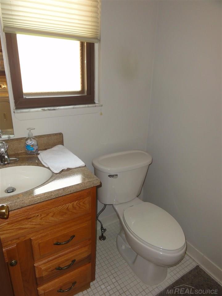 14446 East 14 Mile Road Warren, MI 48088 - Photo 11 of 30 50054024-13.JPG