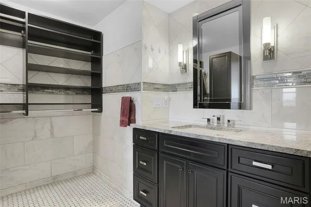 $335,000 | 4466 West Pine Boulevard, Unit 15F, St. Louis, MO 63108