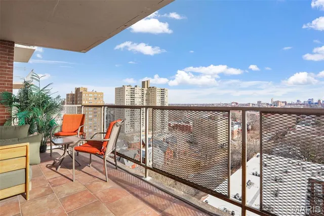 $335,000 | 4466 West Pine Boulevard, Unit 15F, St. Louis, MO 63108