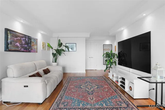 $335,000 | 4466 West Pine Boulevard, Unit 15F, St. Louis, MO 63108