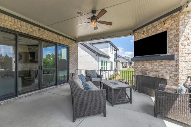 a view of empty room with windows