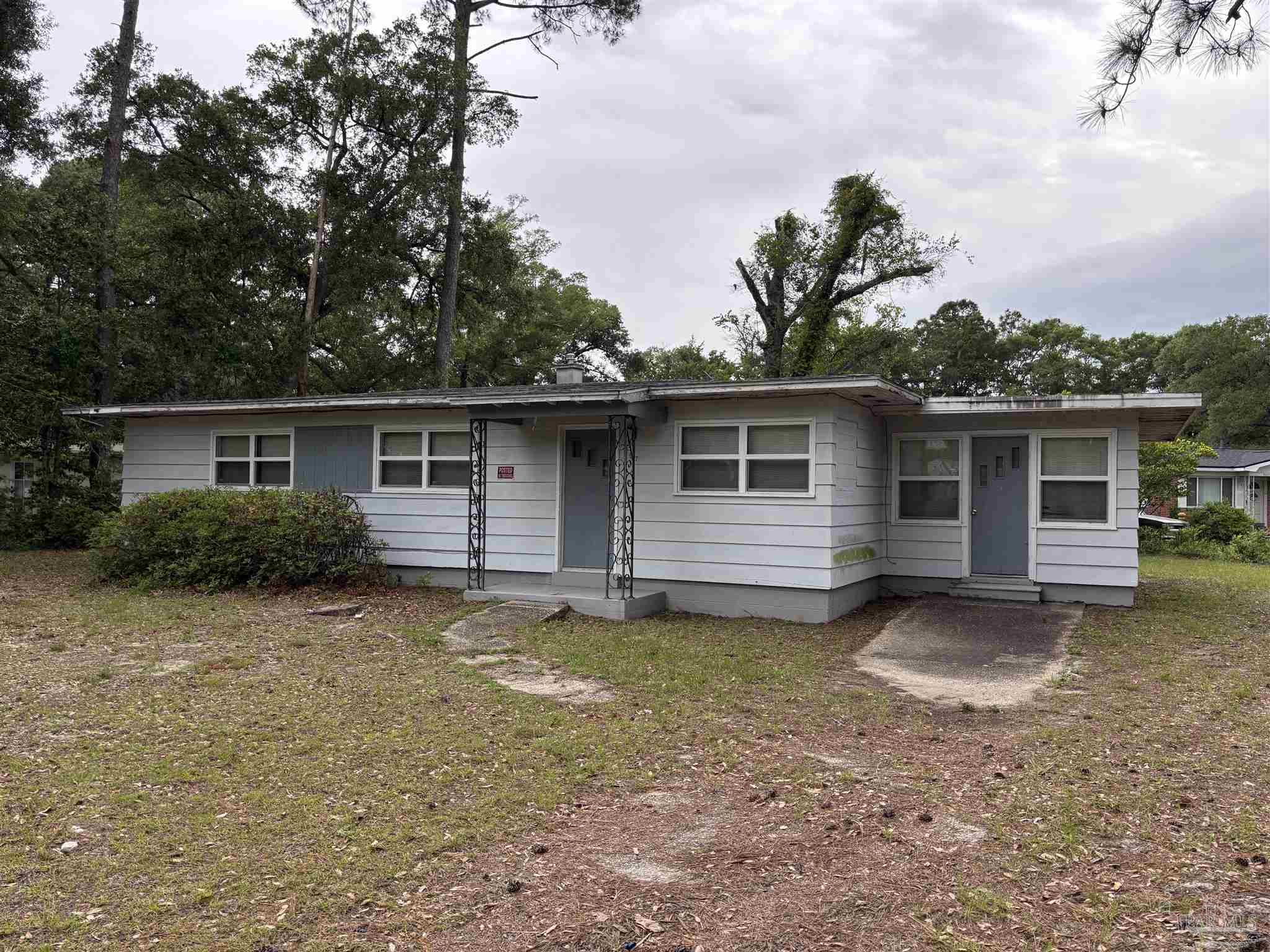 207 Hart Drive Pensacola, FL 32503 - Photo 2 of 18