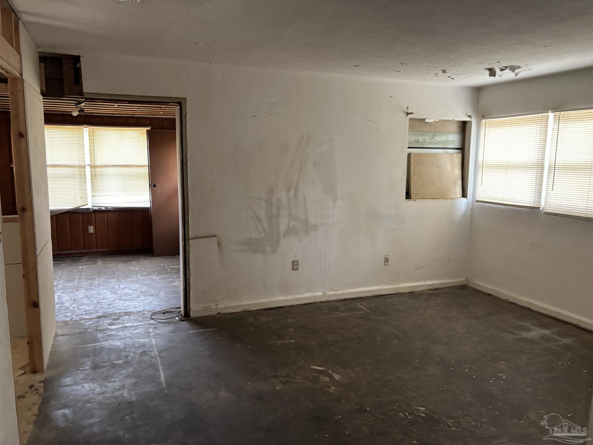 207 Hart Drive Pensacola, FL 32503 - Photo 4 of 18