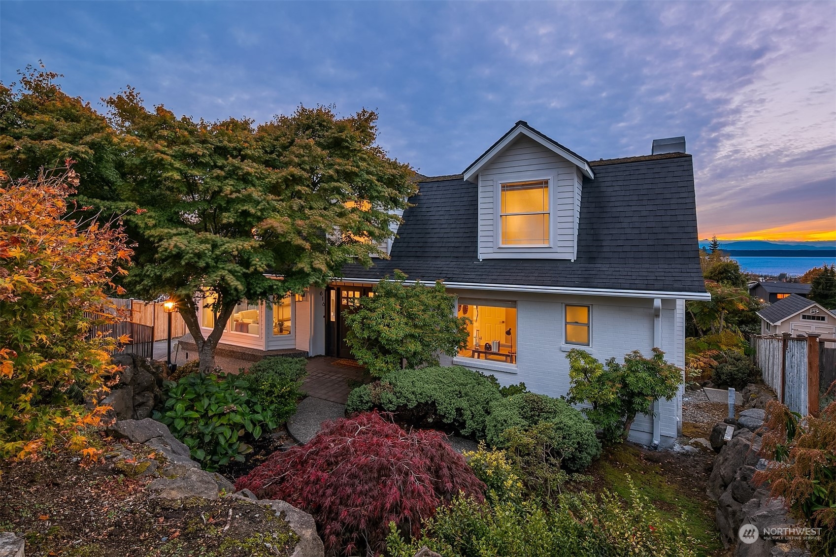 616 View Place Edmonds, WA 98020 - Photo 1 of 40 Gallery Image 1