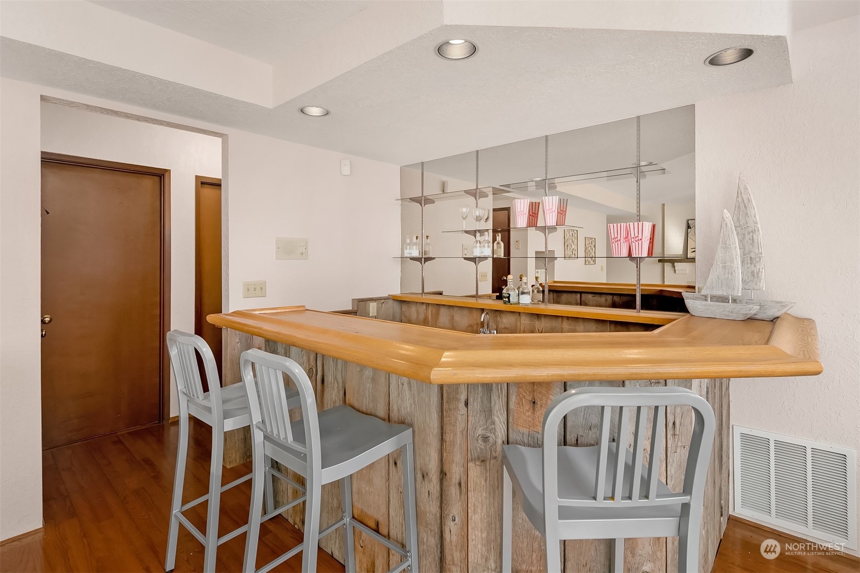 616 View Place Edmonds, WA 98020 - Photo 32 of 40 Gallery Image 32