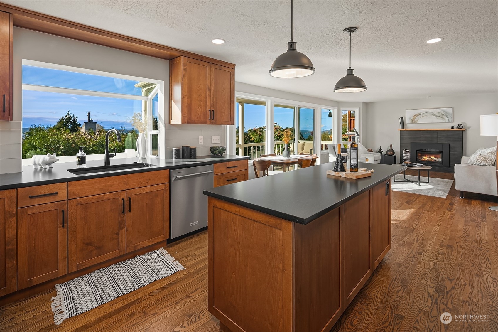 616 View Place Edmonds, WA 98020 - Photo 7 of 40 Gallery Image 7