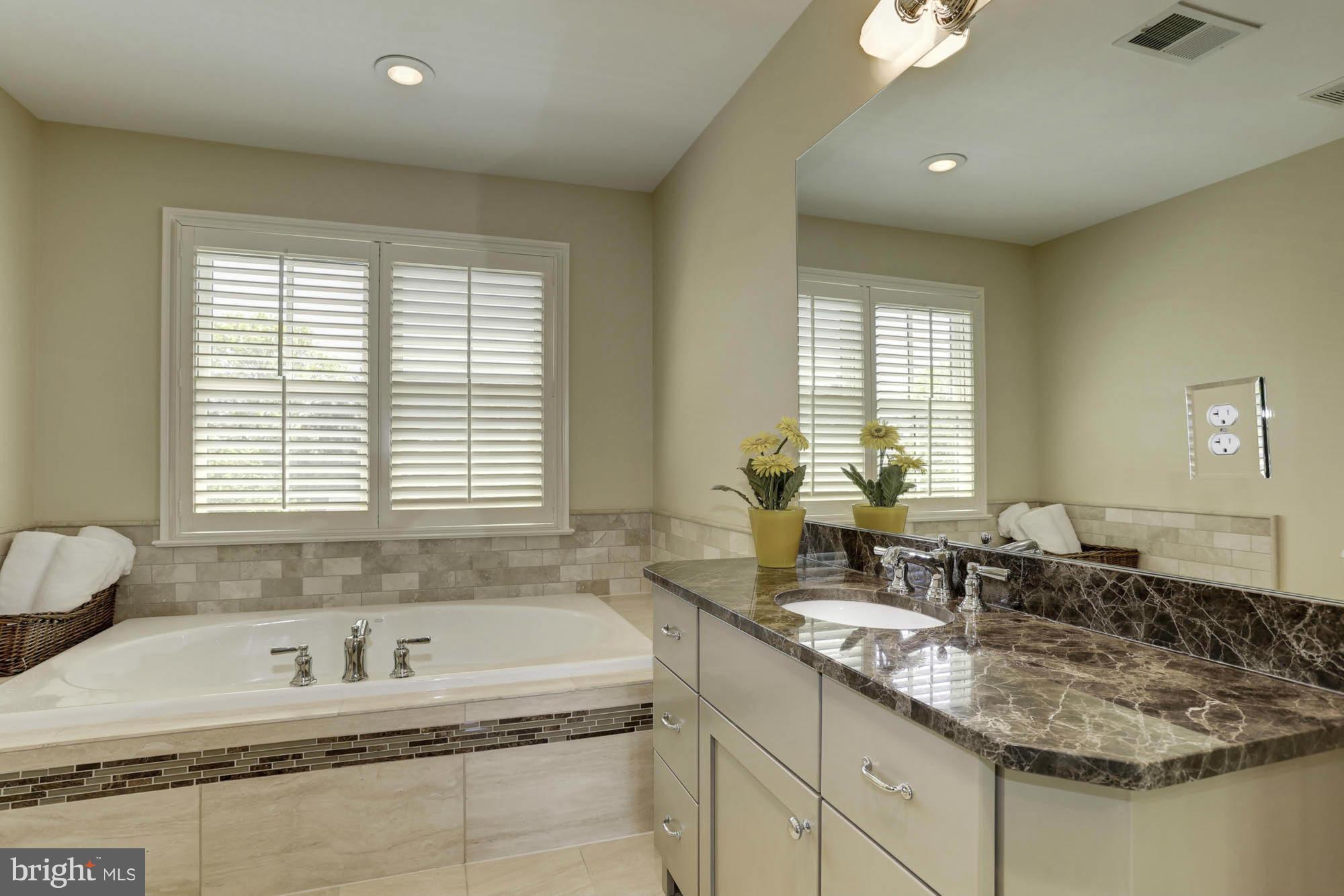 3617 North Rockingham Street Arlington, VA 22213 - Photo 22 of 30 Bath