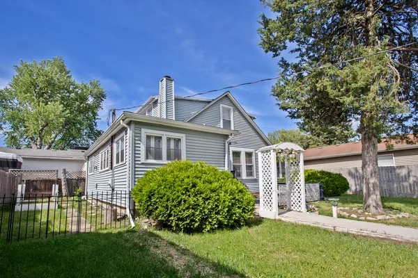$215,000 | 26094 West Ingleside Avenue, Ingleside, IL 60041