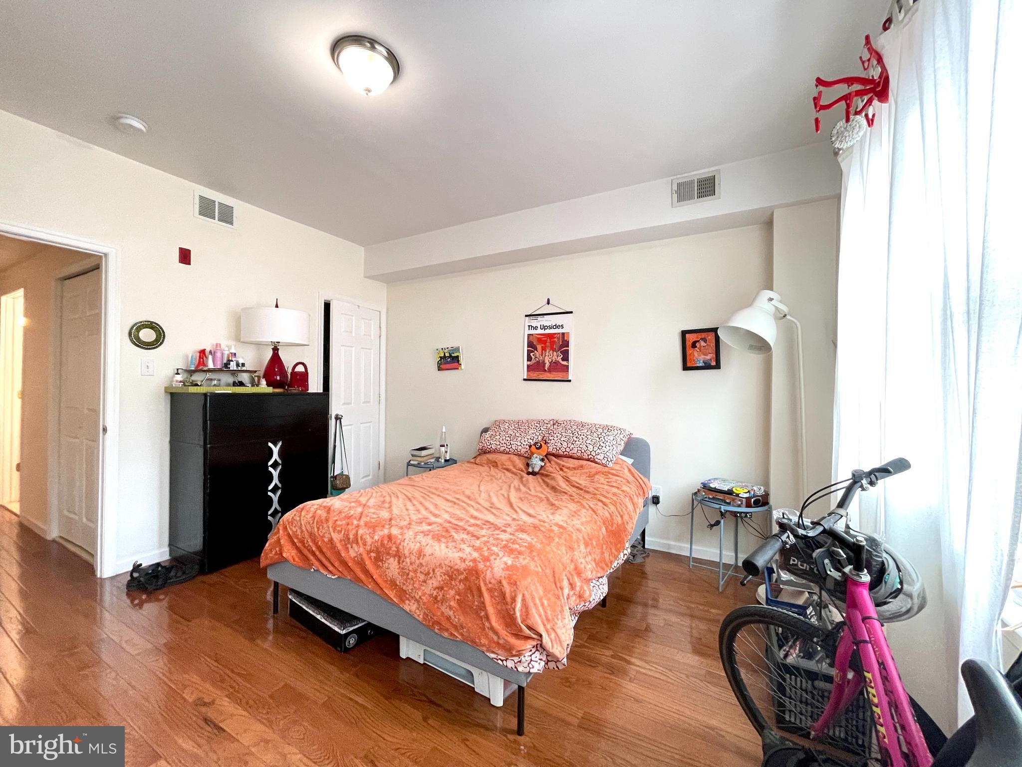 1131 Green Street, Unit 2 Philadelphia, PA 19123 - Photo 4 of 18