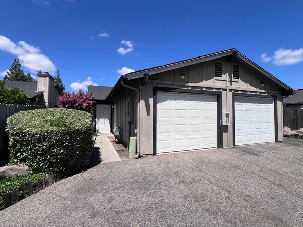 $1,350 | 2247 West Dakota Avenue, Unit 110, Fresno, CA 93705