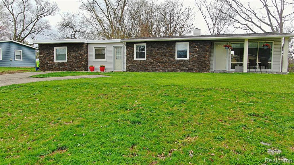 1215 Delta Road Walled Lake, MI 48390 - Photo 1 of 25