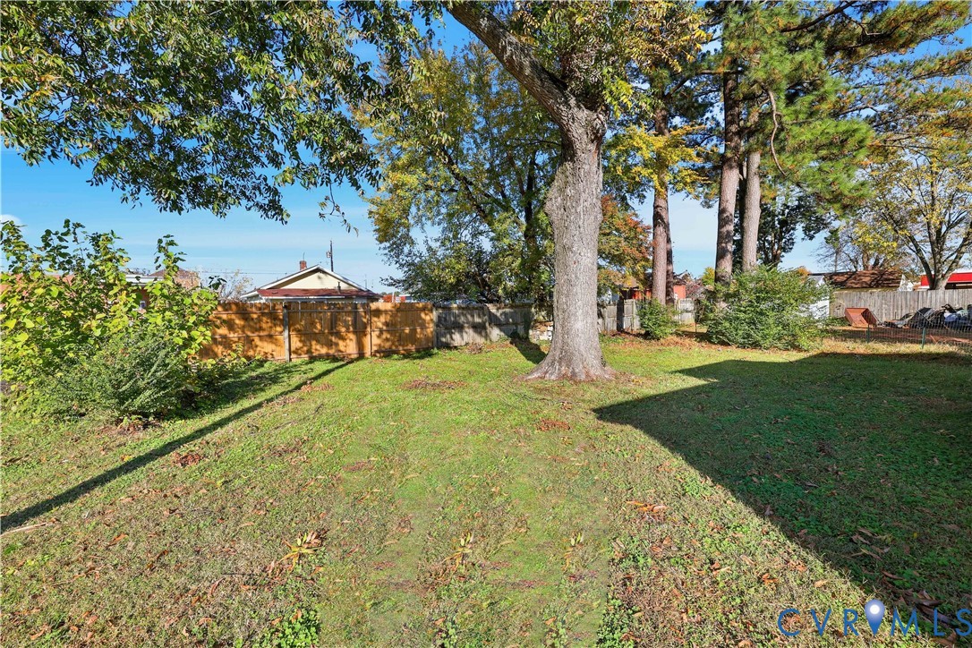 116 Fairfax Avenue Colonial Heights, VA 23834 - Photo 19 of 20 View of fenced backyard