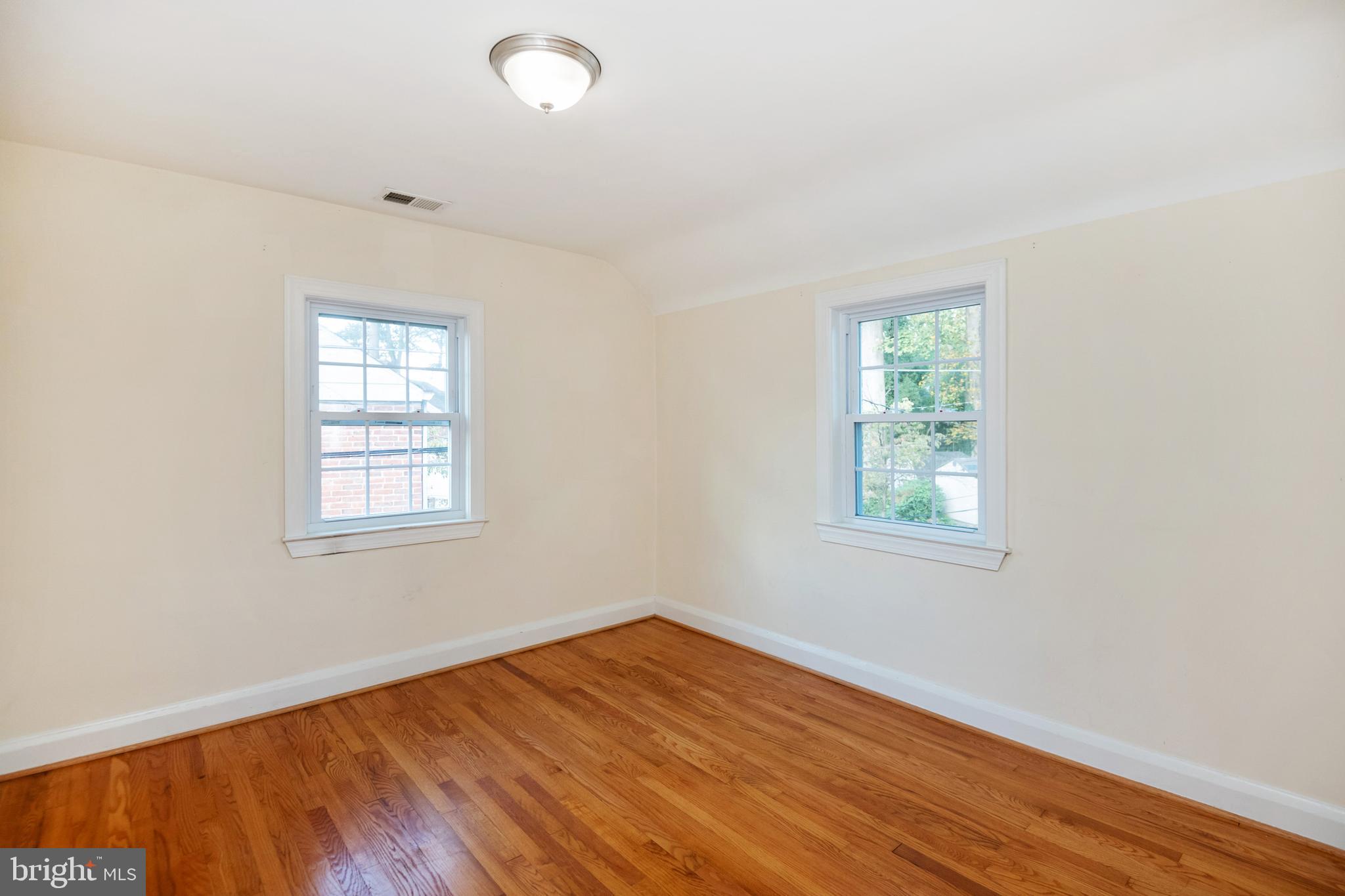 805 Olmstead Road Baltimore, MD 21208 - Photo 20 of 38 Bedroom 1 with hardwood floors