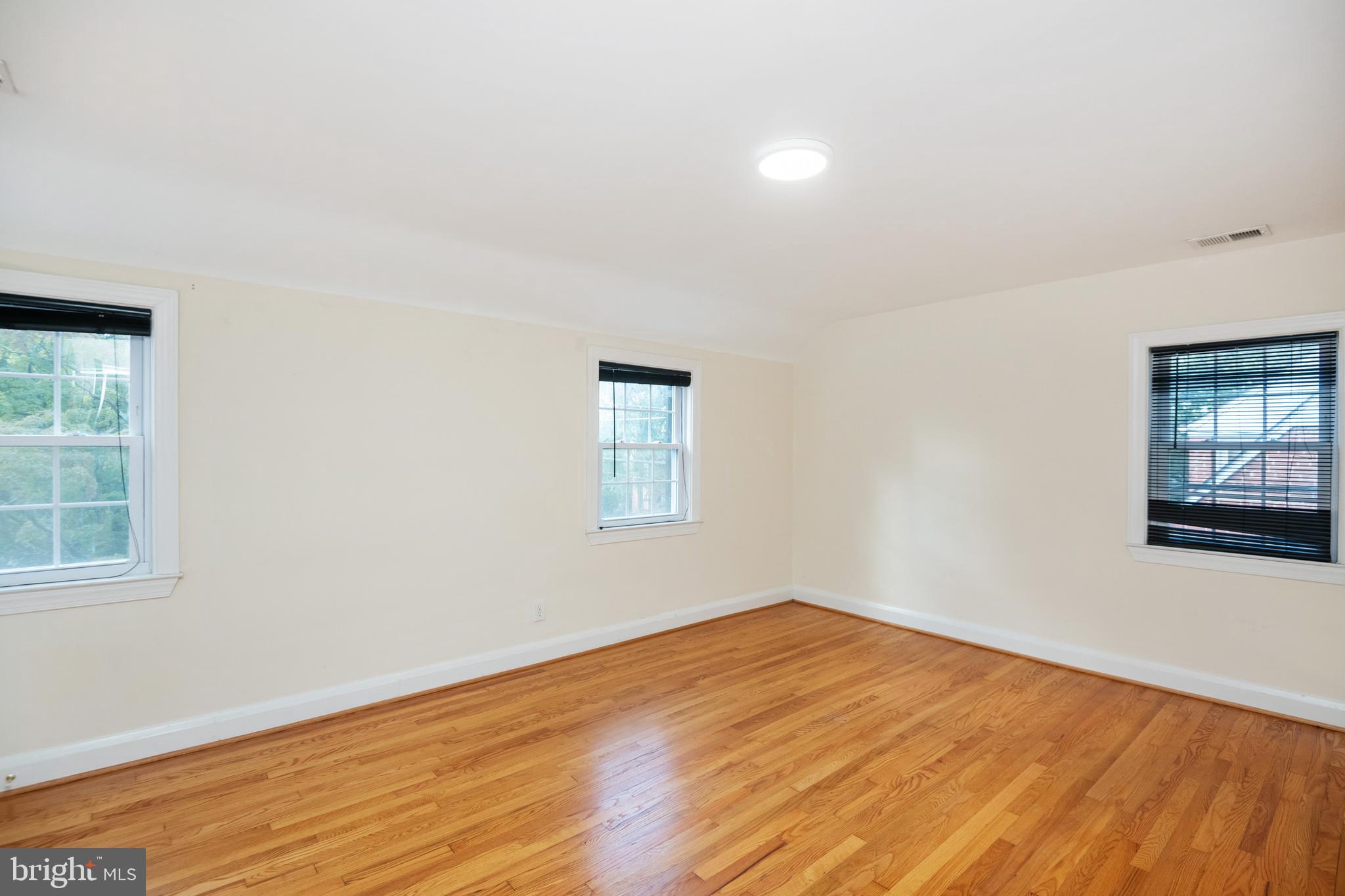 805 Olmstead Road Baltimore, MD 21208 - Photo 23 of 38 Bedroom 2 with lots of windows