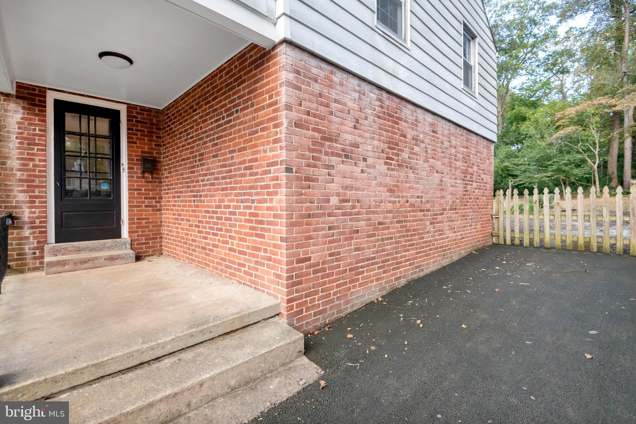 805 Olmstead Road Baltimore, MD 21208 - Photo 3 of 38 Front porch