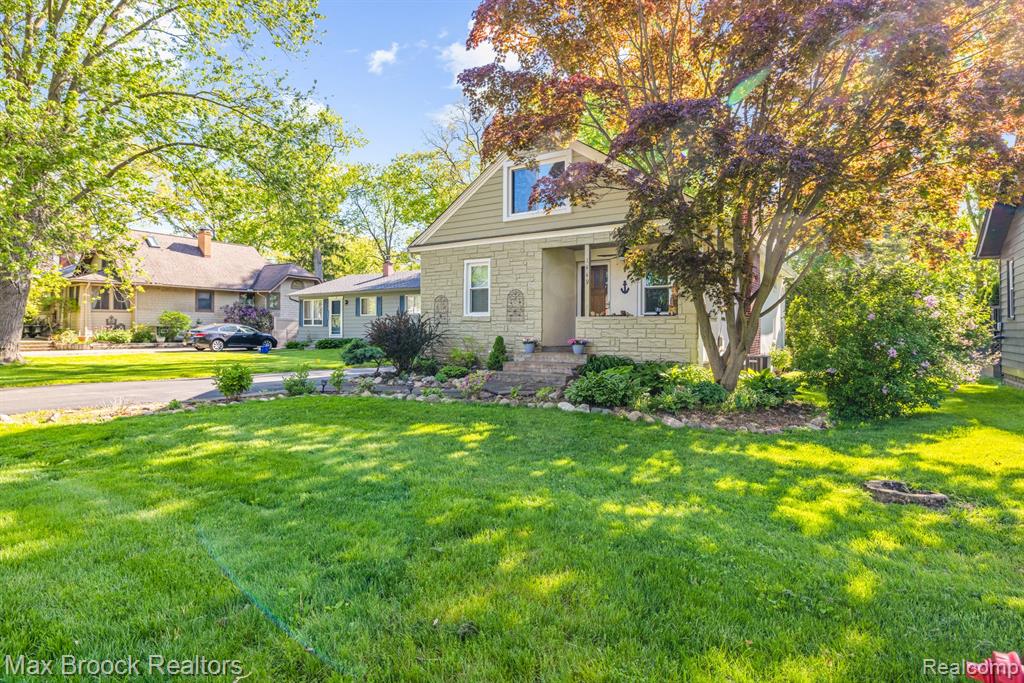1449 Rosedale Avenue Sylvan Lake, MI 48320 - Photo 1 of 38